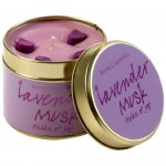 Vela aromática Lavender Musk de Bomb Cosmetics